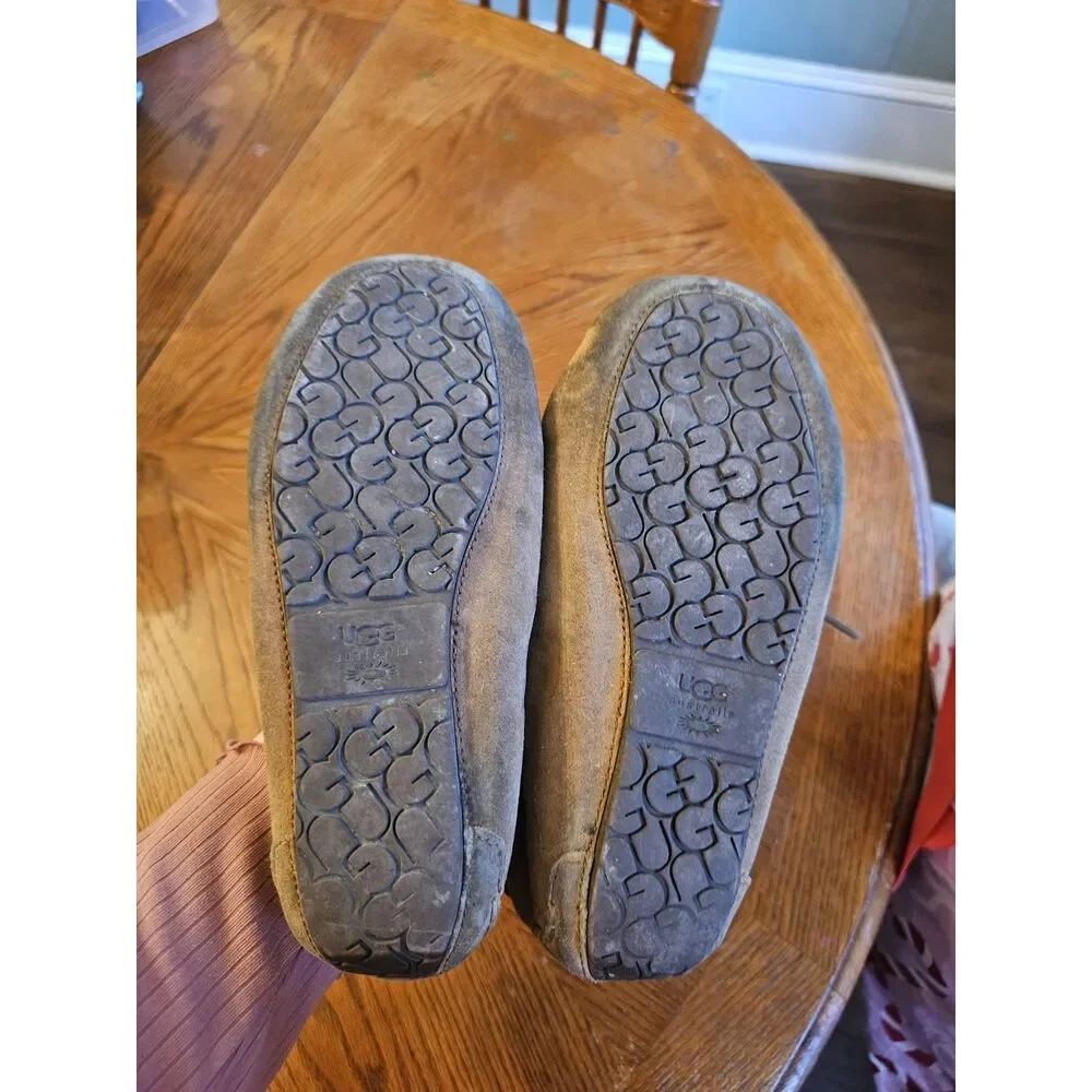 READ‎ UGG DAKOTA SUEDE SHEEPSKIN MOCCASINS GIRLS' SHOES SIZE 5 Womens 6.5